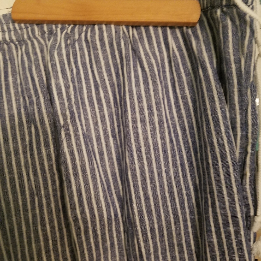 Capris - Picture 3 of 3